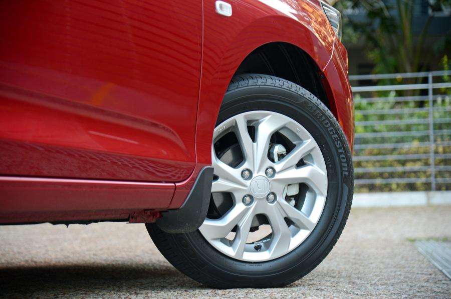Колеса Honda Amaze 2018 года  (ZA) (фото 2 из 27)